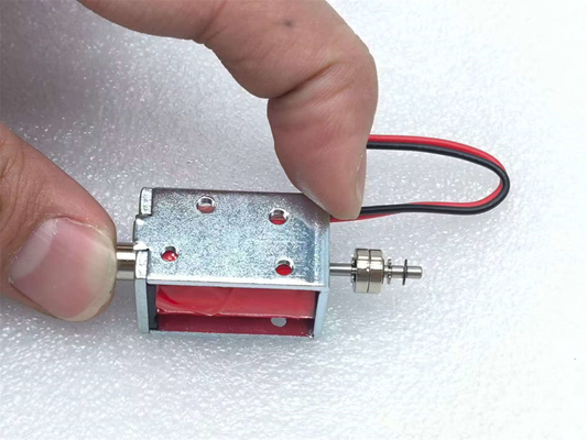 U0629 Açık çerçeve ve küçük mıknatıslar 24V DC itme çekme solenoid küçük boyutlu doğrusal hareket aktüatörü